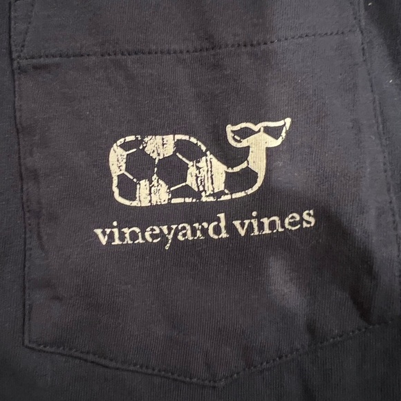 Vineyard Vines Men's Navy Blue T-Shirt, preppy, XL, pocket, EUC, casual - Picture 4 of 5